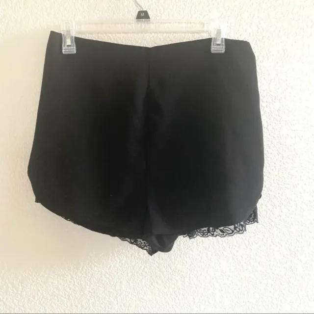 Kimchi Blue Urban Outfitters Lace Trim Shorts Black Size 8 $69