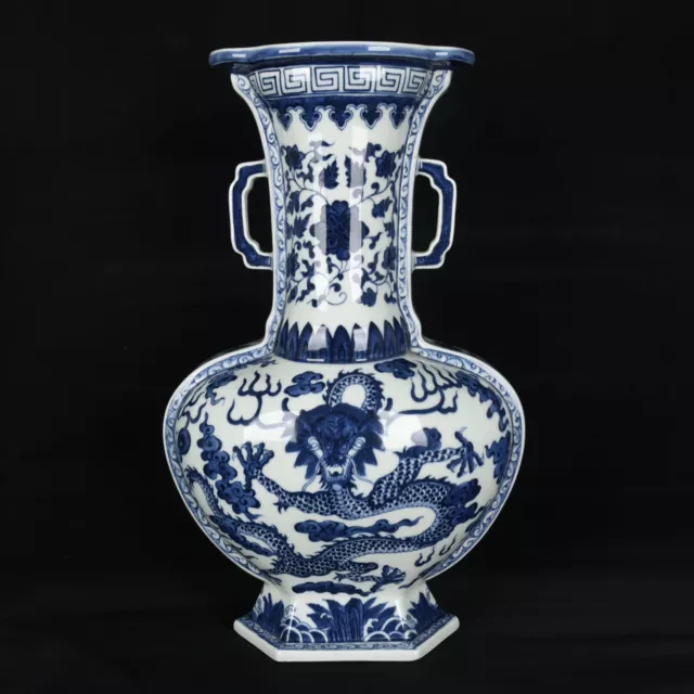 13.8" Antique qing dynasty Porcelain qianlong mark Blue white cloud Dragon vase