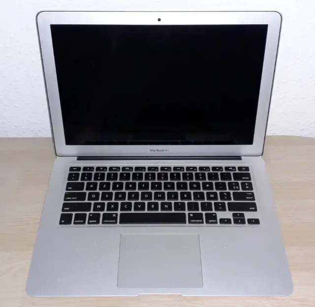 Apple Macbook Air A1466 2 Vendu En Etat, Pas De Chargeur Pour Test, Etat Inconnu