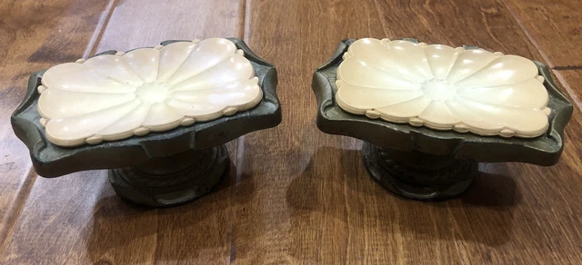 Vintage Amerock Carriage House Pedestal Soap Dish #9051-3