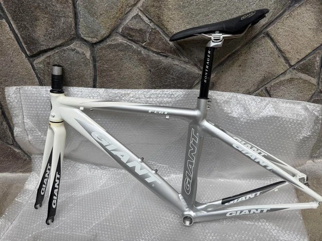 【中古】GIANT FCR 1 アルミフレーム 420mm 2006年 超レア USED GIANT FCR 1 Aluminum Frame 420Mm 2006 Ultra $901.30