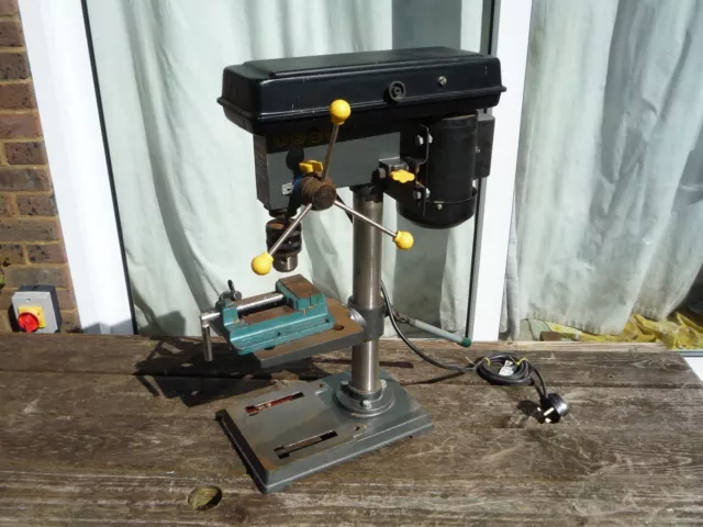 5 Speed Bench Drill Press with Drill Vice, Chuck & Key in Good Condition