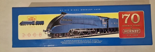 HORNBY R2688 LNER A4 Class Steam Locomotive 'Sir Nigel Gresley' OO ...