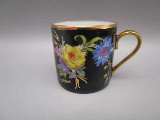 Tasse a moka ancienne en porcelaine de Limoges