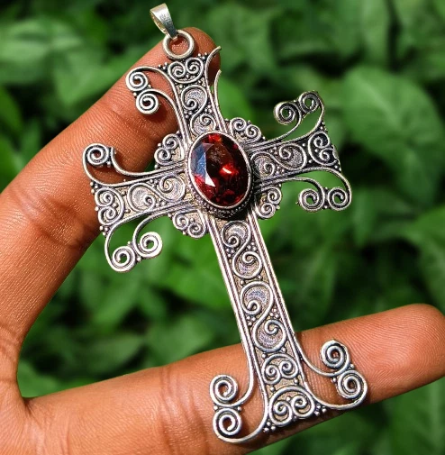 Pendentif Croix En Argent 925 Avec Grenat Rouge, Fait Main Inde - Neuf Sans Emballage
