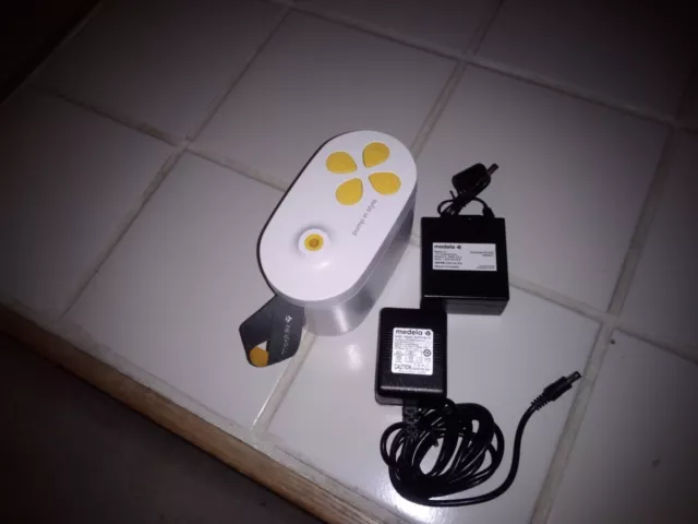 MEDELA pump and ac adapter