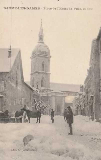 25 Cpa Baume Les Dames Place De L'hotel De Ville En Hiver
