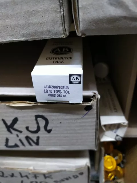 Potentiomètre Allen Bradley  10K linéaire piste moulée type J  axe court