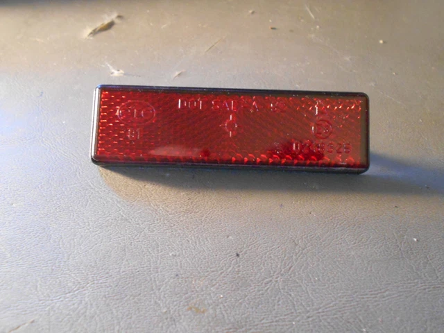 Triumph Triple Speed Reflector Dot approved 05-10. 0248382