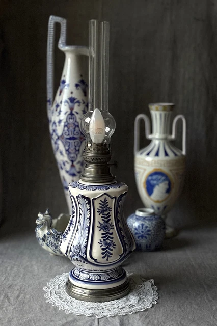 Lampe sur pied en faience bec à huile-pétrole ou montage électrique
