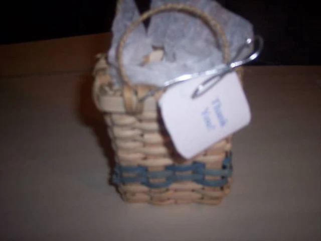 Kit de cesta de regalo pequeña con materiales y patrones