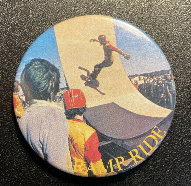 VINTAGE SKATEBOARD BADGE 70's 