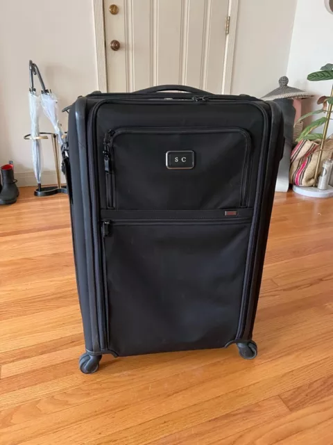 2022 Tumi Expandable Medium Trip 29"x 20"x13" Wheeled Upright - Black