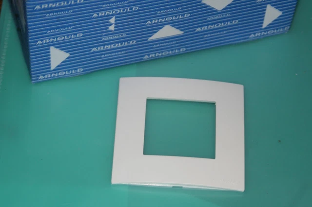 Plaque De Finition Espace Lumière Triple Verticale Arnould - Entraxe 57mm - Blanche