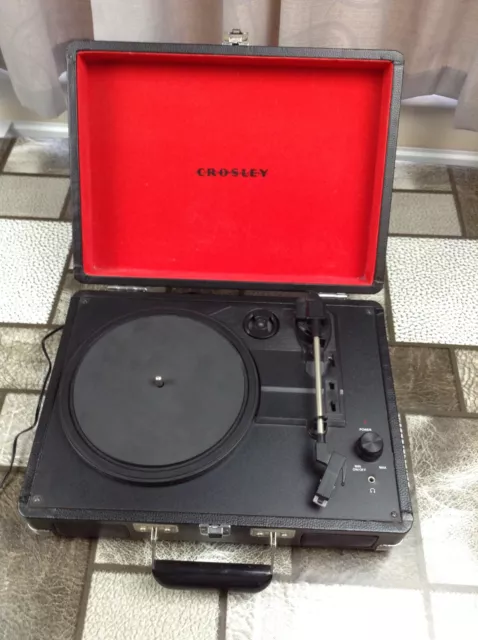 Crosley CR8005A-BK Cruiser tragbarer Plattenspieler Vinyl Player Lautsprecher Retro