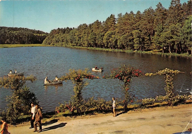 CPM 61 - Bagnoles de l'orne etang de la vallée de la cour