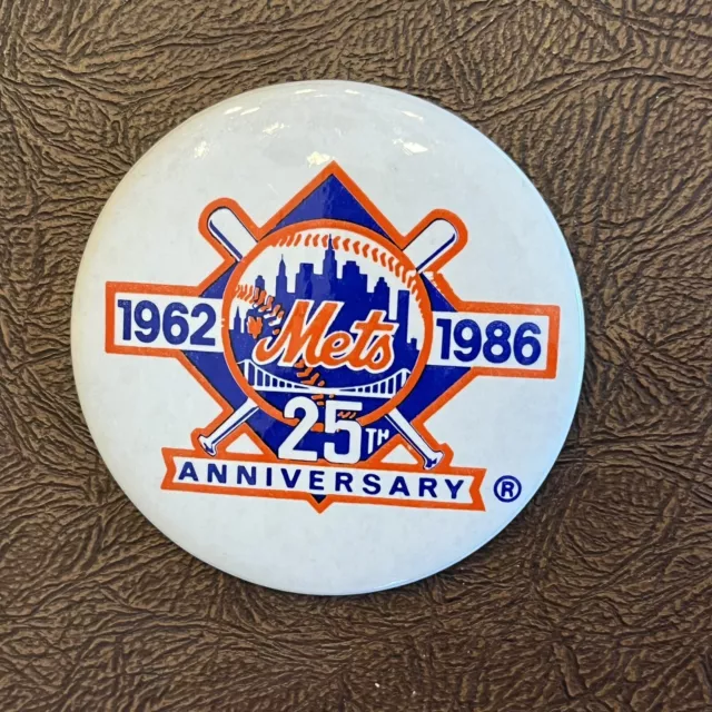 1986 New York Mets 25th Anniversary Logo Button