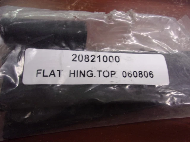 20821000 Flat Hing Top Black 060806 New in Package
