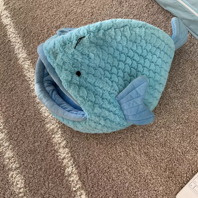 Nandog Pet Gear Fish BLUE Cave Cat Bed Dog Bed Small Breed NEW SOLD OUT