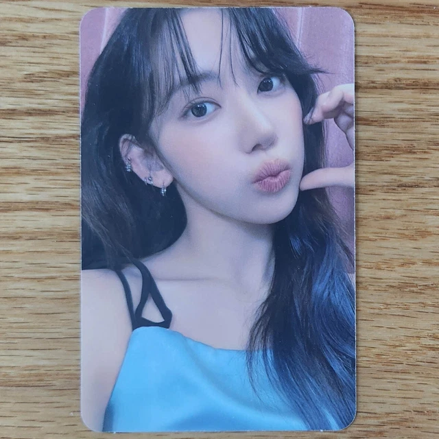SAKURA OFFICIAL PHOTOCARD Le Sserafim 2024 Season's Greeting Genuine