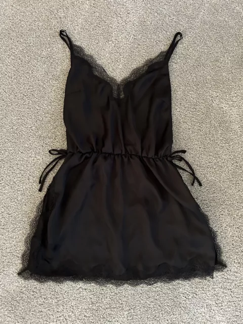 Women’s Victorias Secret Satin Lace Lingerie Slip Black Size Medium NWT