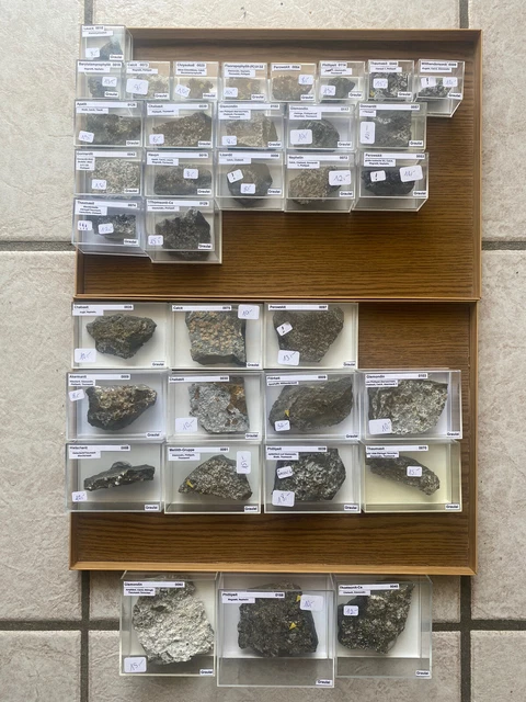 1 Lot 32 Mineralien, Graulai (3)