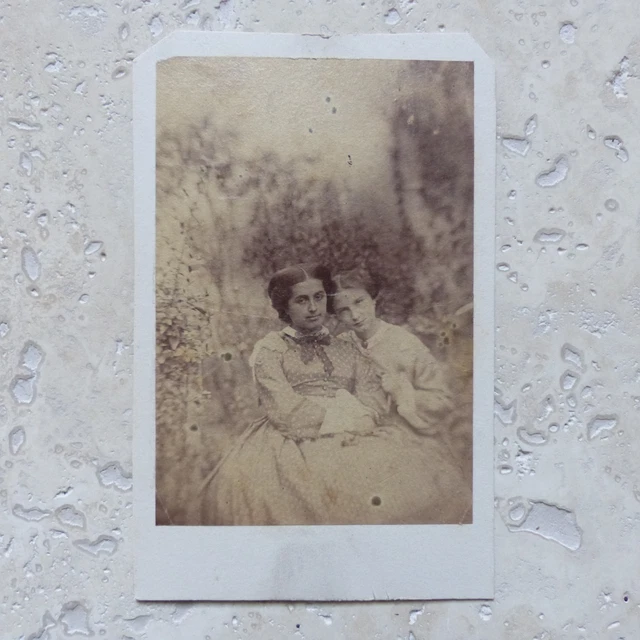 CDV circa 1875. Laure de Saint-Vis (1836-?) née Lemercier. Noblesse