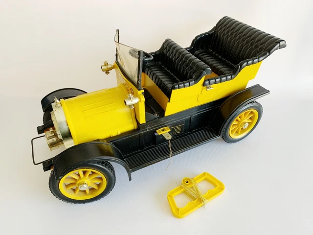 VINTAGE 1962 REMCO Flying Dutchman Antique Car Convertible Toy $32.99