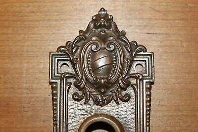 Antique Yale & Towne Cast Bronze Keyhole Escutcheon Oporto N-20600 C:1905 S-50 2