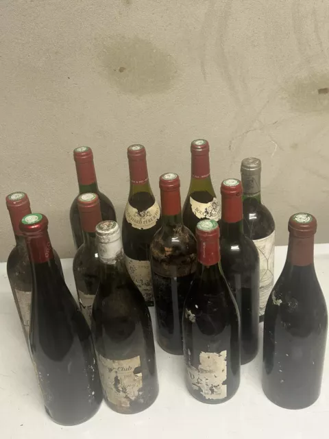 Lot De 13 Bouteilles De Vin Rouge Bordeaux? / Bourgognes ? /dans Étiquettes