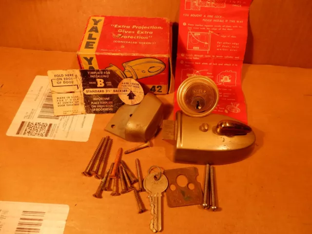 Vintage deadbolt rim lock w/ cylinder catch & key Antique YALE door lockset OLD