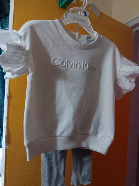 Brand New Calvin klein 2 Piece Infant Set 12m White Top With Grey Pants