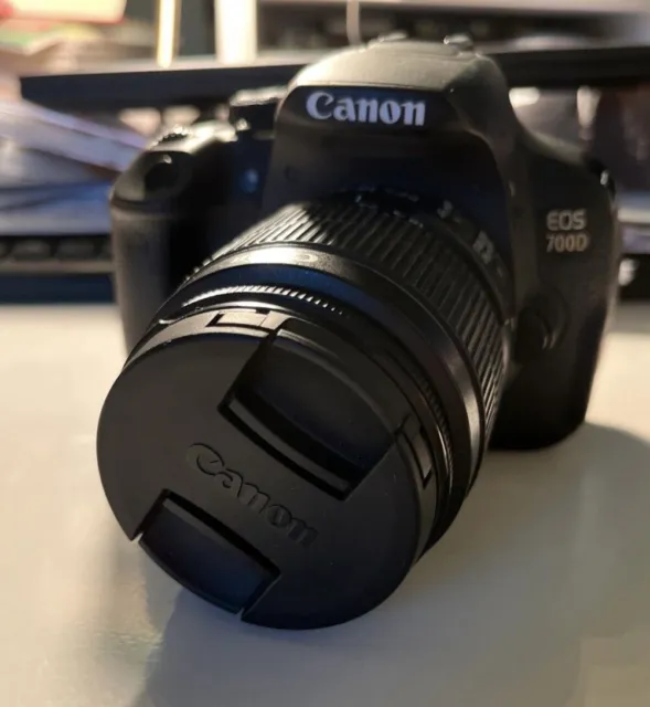 Canon EOS 700D Spiegelreflexkamera mit Objektiv + Zubehörpaket
