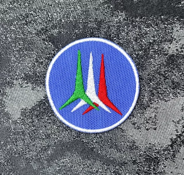 TOPPA PATCH RICAMATA FRECCE TRICOLORI AERONAUTICA con Velcro M.eF.Cucito Dm6,5CM