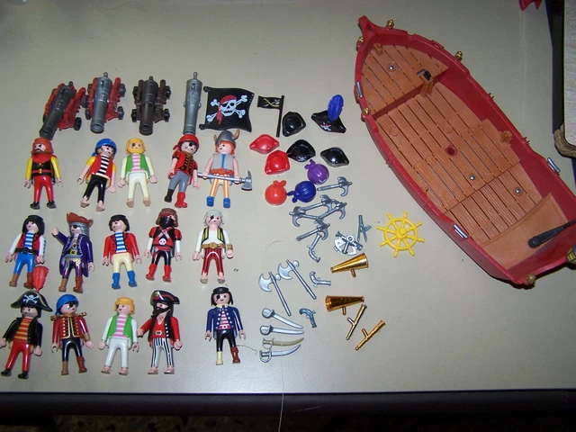 Lot de pirates + accessoires + bateau PLAYMOBIL