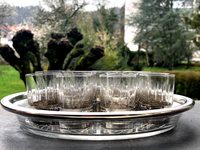 Magnifique Service à liqueur, verre, plateau en argent massif et cristal taillé.