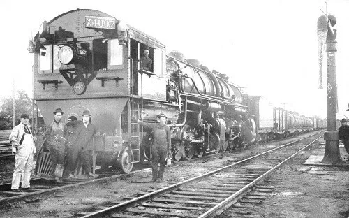 Southern Pacific Railroad Locomotive Train Engine X 4007 Reprint Postcard