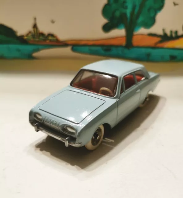 Dinky Toys - Ford Taunus - Réf 559 Fabriqué en France par Meccano