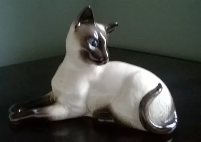 Beswick Siamese Cat No.1558.