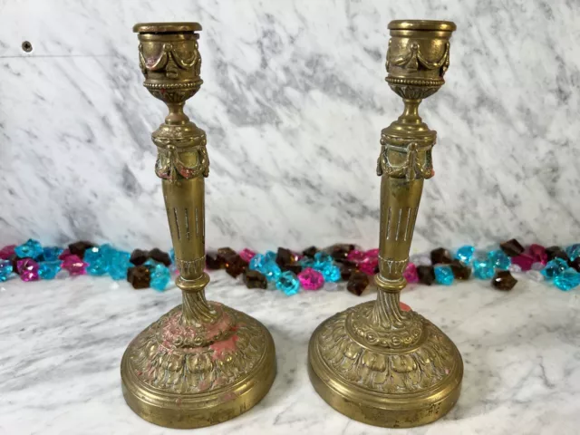 Paire de Bougeoir en Bronze, Style Louis XVI, Début XIXe, Estampillé JC ou JP