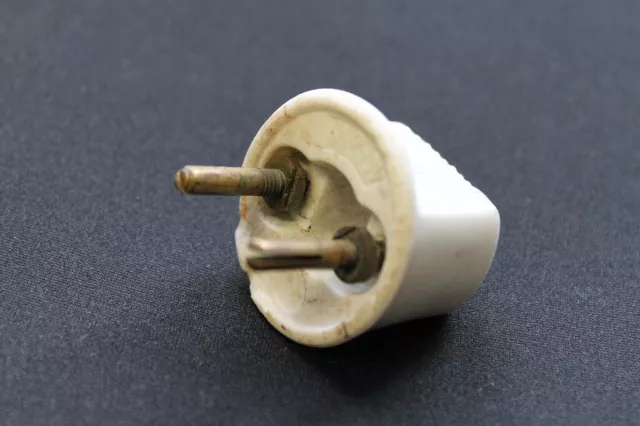 Old Plug Porcelain Ceramics Plug Old Version 6A 250V short White