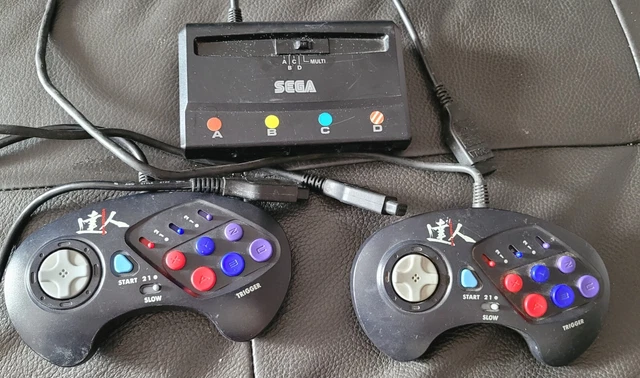 SEGA TAP  / HAA-2652 / MD / Megadrive avec deux manettes testées