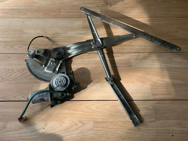 Mitsubishi ANIMAL Diesel 03 LWB L200 4WD Front Right O/S Window Motor Regulator