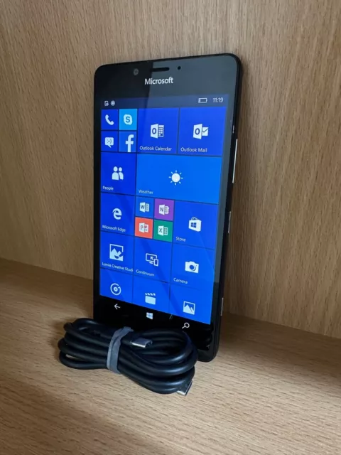 Microsoft Lumia 950 32GB Unlocked Black 4G LTE Smartphone - New Condition