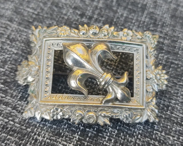 Ancienne Broche En Porcelaine épaisse Et Laiton - Fleurs émaillées En Relief - Occasion Bon état