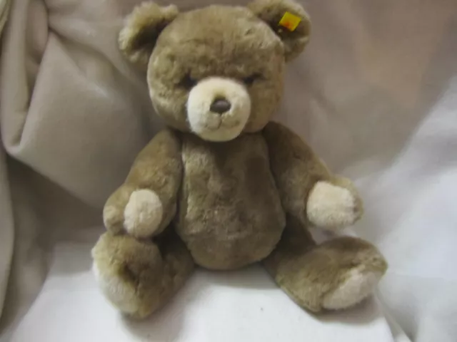 Steiff Teddy mit Knopf + Fahne, Höhe ca. 37 cm, Arme u. Beine beweglich, 012426