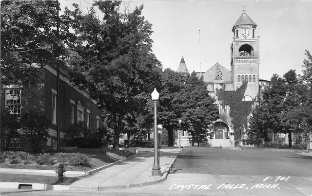 J65/ Crystal Falls Michigan RPPC Postcard c40s-50s City Hall Post Office  30
