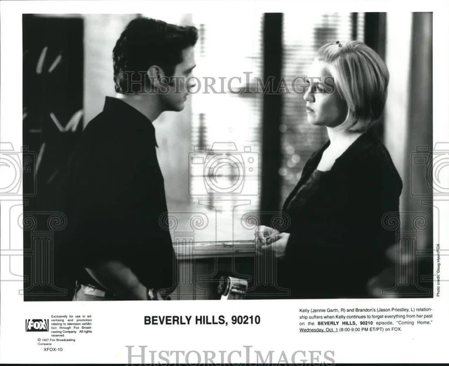 1997 Press Photo Jason Priestley and Jennie Garth on "Beverly Hills, 90210."