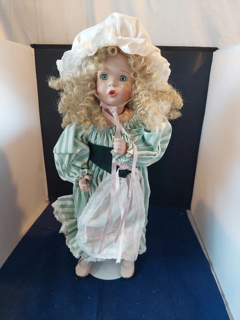Poupée Ashton-Drake Galleries – It’s A Boy – Porcelaine Biscuit Et Tissu – 1993