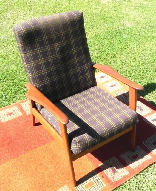 Mid century Vintage Lounge Recliner Arm Chair